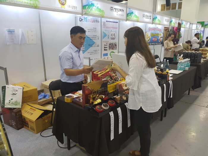 2017. 8. 11. (금) <제 6회 로하스 박람회 관광융복합학과 홍보 부스> 1일차